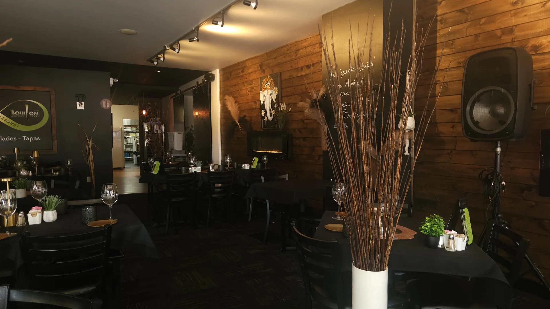 Vue d'ensemble du restaurant LeBouillon16